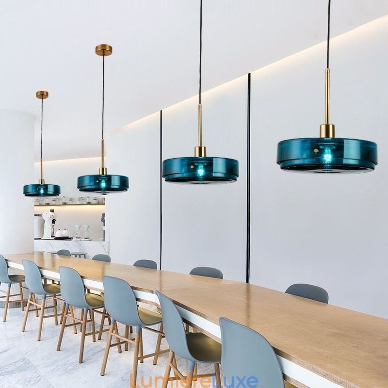 Suspension ronde en verre et fer forgé, design minimaliste et moderne