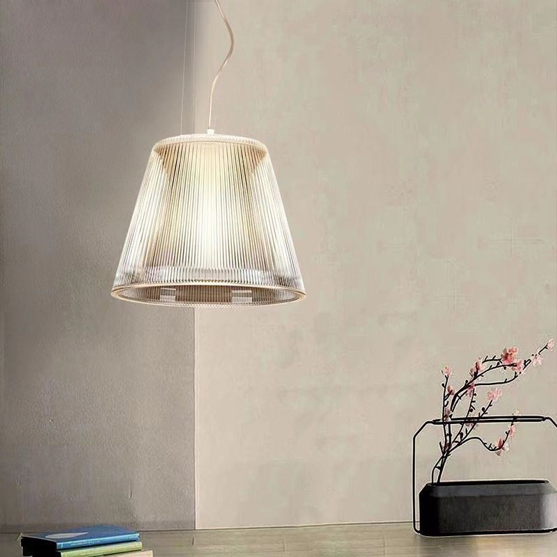 Suspension en verre moderne et simple