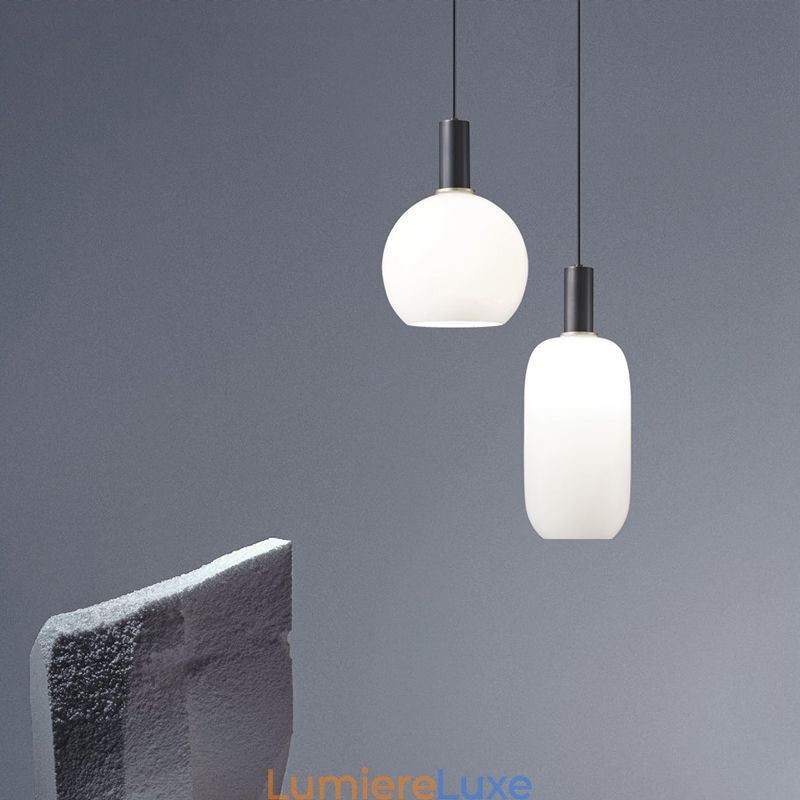 Lampe suspendue simple et moderne en verre