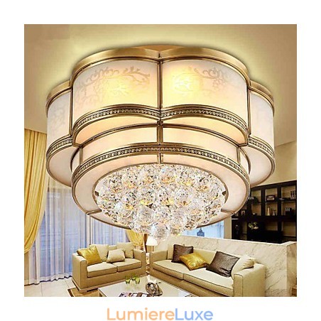 Plafonnier en cristal, laiton et métal, style rustique classique traditionnel Plafonnier en cristal, laiton et métal, style rustique classique traditionnel