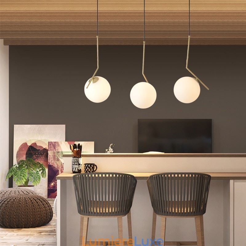 Îlot de luminaires en forme de boule de verre