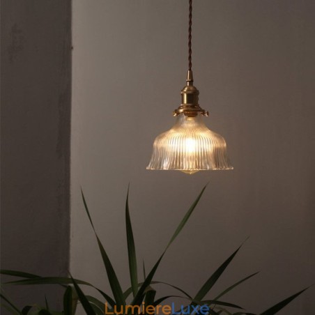 Suspension en verre transparent côtelé de grande taille avec support en laiton et interrupteur rotatif Suspension en verre transparent côtelé de grande taille avec support en laiton et interrupteur rotatif