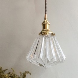 Suspension en verre strié transparent à motif diamant