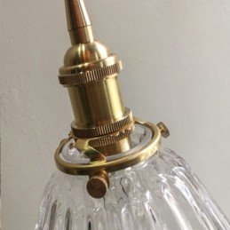 Suspension en verre strié transparent à motif diamant