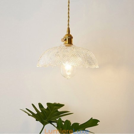 Grand plafonnier en verre transparent nervuré avec interrupteur rotatif pour éclairage domestique, lumière apaisante et chaleureuse Grand plafonnier en verre transparent nervuré avec interrupteur rotatif pour éclairage domestique, lumière apaisante et chaleureuse