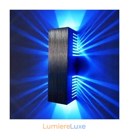 Applique murale moderne avec design diffusant la lumière et 2 abat-jours cubiques Applique murale moderne avec design diffusant la lumière et 2 abat-jours cubiques