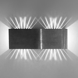 Applique murale moderne avec design diffusant la lumière et 2 abat-jours cubiques