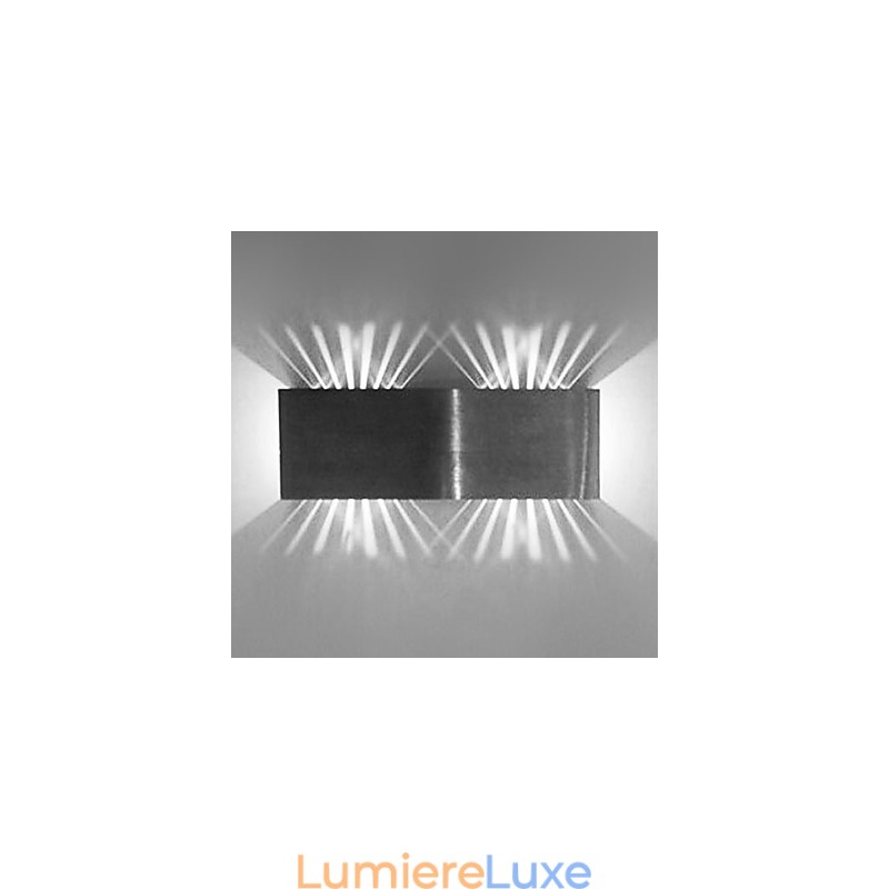 Applique murale moderne avec design diffusant la lumière et 2 abat-jours cubiques