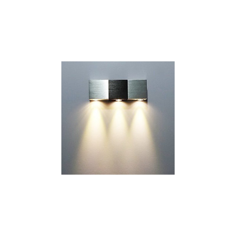 Applique murale moderne à diffusion de lumière, corps rectangulaire en aluminium