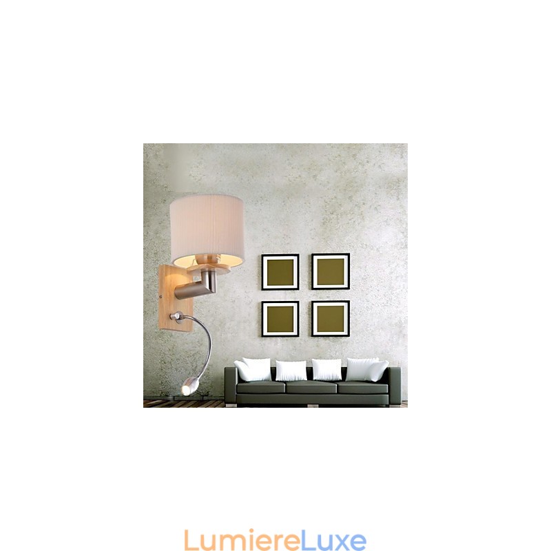 Applique murale à une lumière avec lampe de lecture