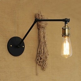 Une lampe murale simple et moderne de style country américain sans miroir et abat-jour avec bras en fer