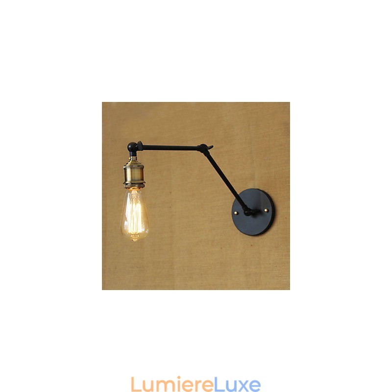 Une lampe murale simple et moderne de style country américain sans miroir et abat-jour avec bras en fer