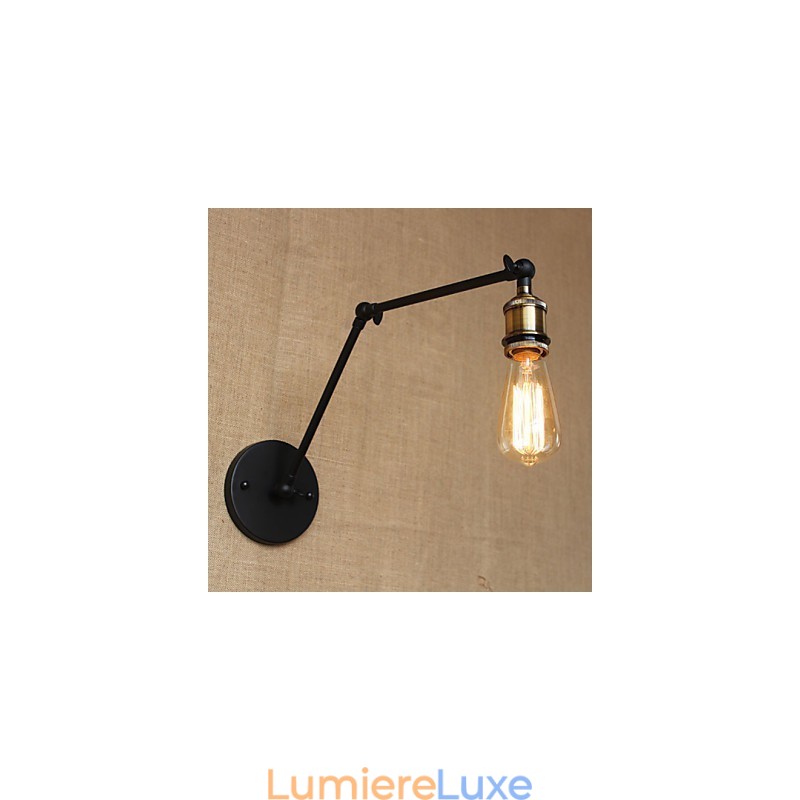 Une lampe murale simple et moderne de style country américain sans miroir et abat-jour avec bras en fer