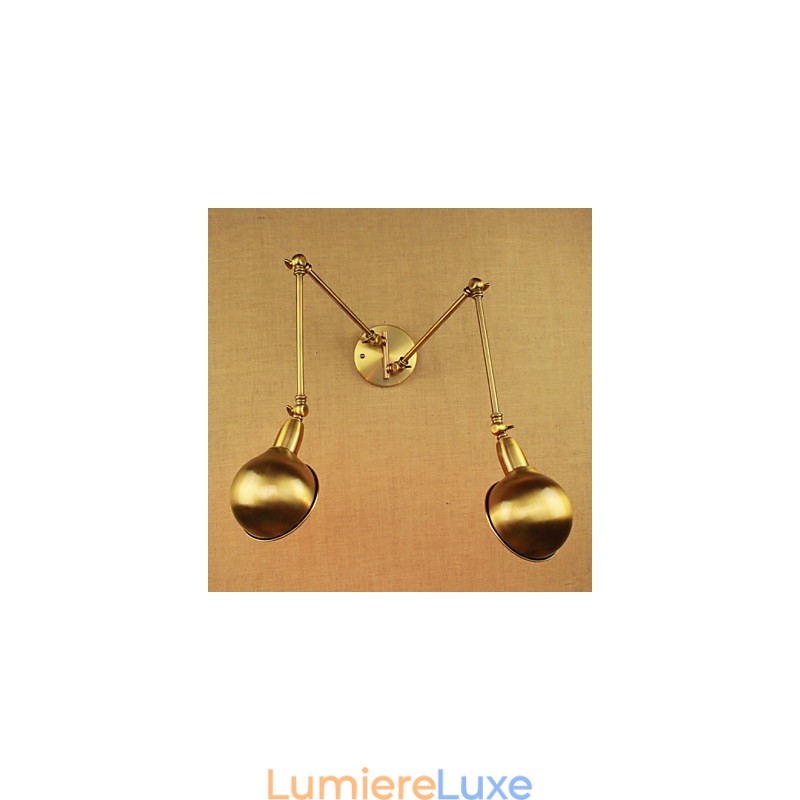 Le nouveau bronze nostalgique moderne rural campagne allée salon lumière chaude tête long bras de fer mur