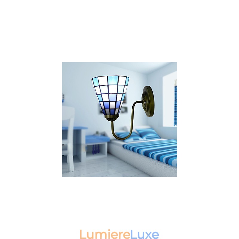 Applique murale contemporaine en vitrail de 15 cm, style contracté, avec des carrés bleus et blancs.