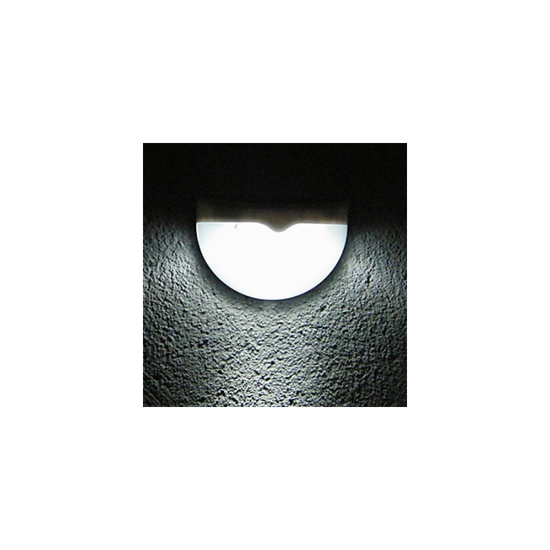La nouvelle lampe murale solaire à contrôle sonore et lumineux pour jardin, clôture, villa