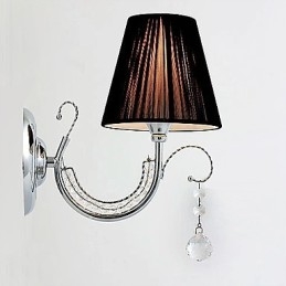 Applique murale contemporaine avec abat-jour en tissu et bras style lustre en cristal
