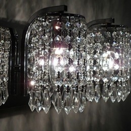Applique murale moderne avec pendentifs en cristal et 2 lumières en chrome poli