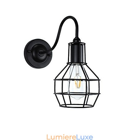 Applique murale en fer forgé, lampe sabre laser noire muette sur le mur Applique murale en fer forgé, lampe sabre laser noire muette sur le mur