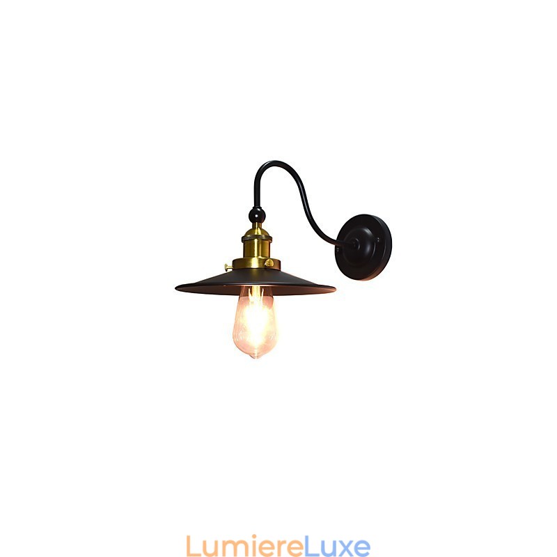 Applique murale en fer forgé, lampe sabre laser noire muette sur le mur