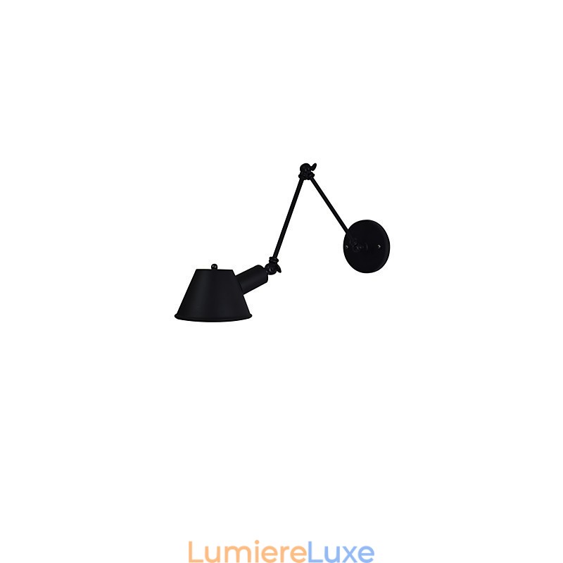 Applique murale en fer forgé, lampe sabre laser noire muette sur le mur