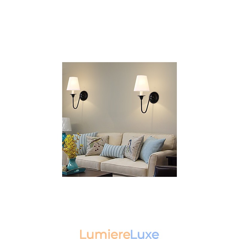 Applique murale rustique avec finition en oxyde noir pour la protection des yeux et la lumière ambiante