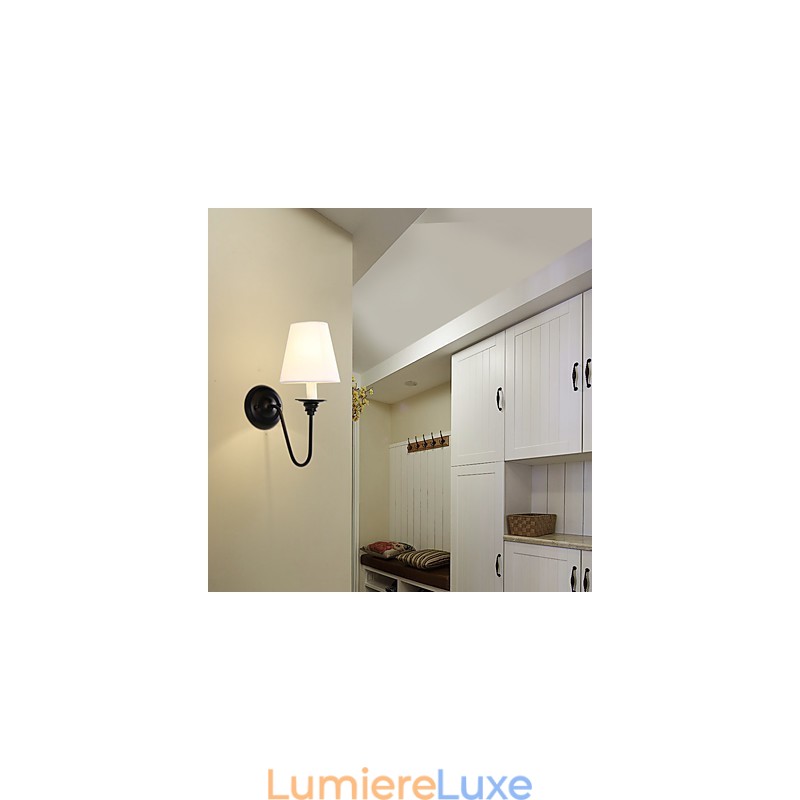 Applique murale rustique avec finition en oxyde noir pour la protection des yeux et la lumière ambiante