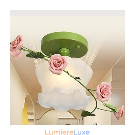 Saint-Valentin Les fleurs et plantes de la roseraie absorbent la lumière du dôme Saint-Valentin Les fleurs et plantes de la roseraie absorbent la lumière du dôme