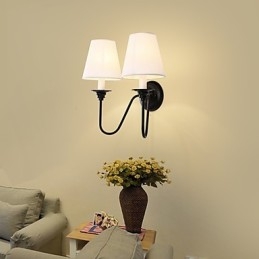 Applique murale rustique avec finition en oxyde noir pour la protection des yeux et la lumière ambiante