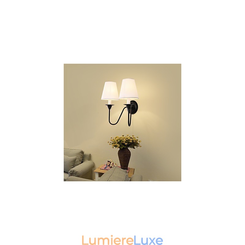Applique murale rustique avec finition en oxyde noir pour la protection des yeux et la lumière ambiante