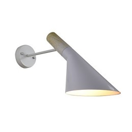 Applique murale en fer forgé, lampe sabre laser noire muette sur le mur