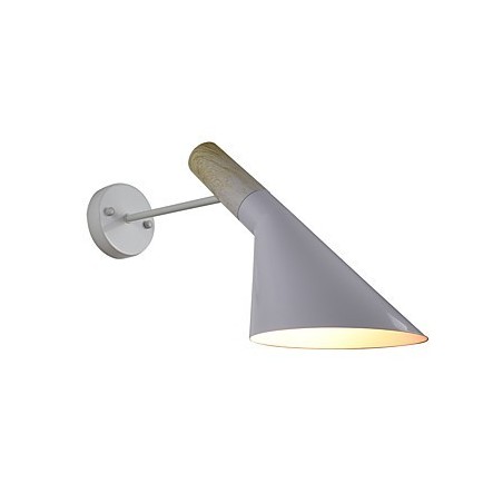 Applique murale en fer forgé, lampe sabre laser noire muette sur le mur Applique murale en fer forgé, lampe sabre laser noire muette sur le mur