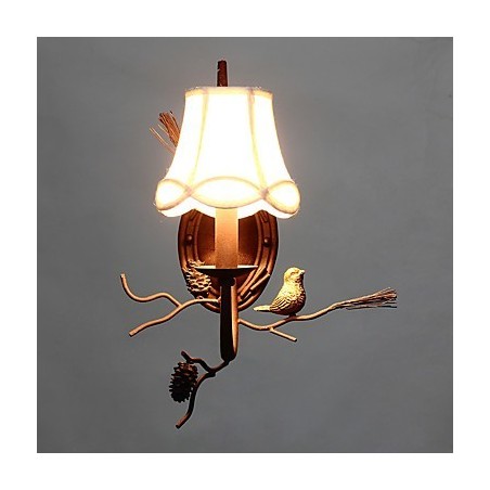 Applique murale vintage nord-américaine en métal avec oiseau en résine et pomme de pin, idéale pour le salon ou la salle à manger Applique murale vintage nord-américaine en métal avec oiseau en résine et pomme de pin, idéale pour le salon ou la salle à manger