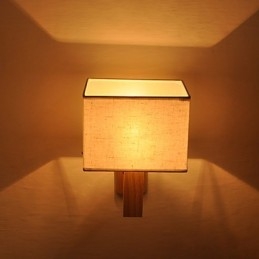 Lampe murale simple, lampe de chevet, lampe de bureau avec abat-jour en tissu et bois massif pour chambre à coucher, commode, salon, chambre de bébé