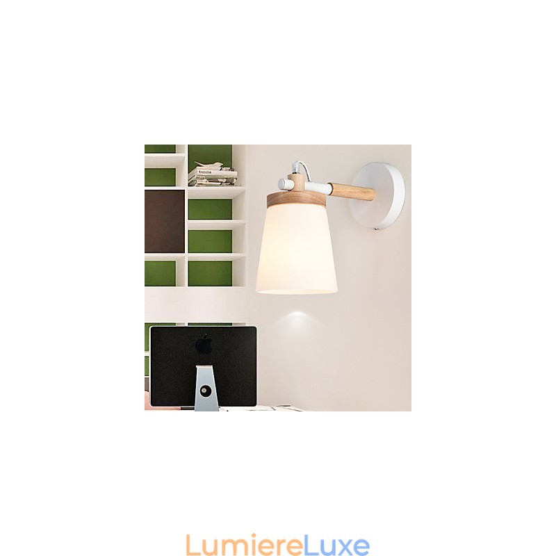 Applique murale avec abat-jour en verre et base en métal, éclairage d'ambiance