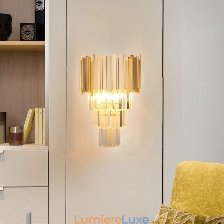 Applique murale de luxe postmoderne en cristal K9 assortie dorée avec abat-jour en cristal Applique murale de luxe postmoderne en cristal K9 assortie dorée avec abat-jour en cristal