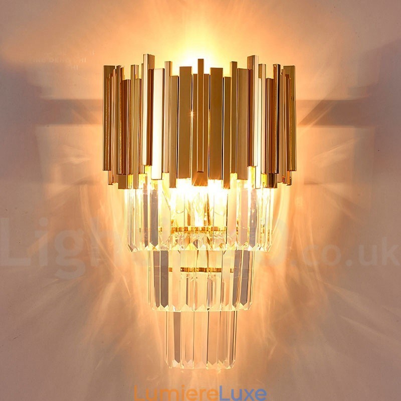 Applique murale de luxe postmoderne en cristal K9 assortie dorée avec abat-jour en cristal