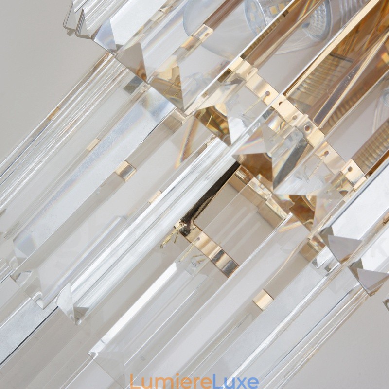 Applique murale de luxe postmoderne en cristal K9 assortie dorée avec abat-jour en cristal