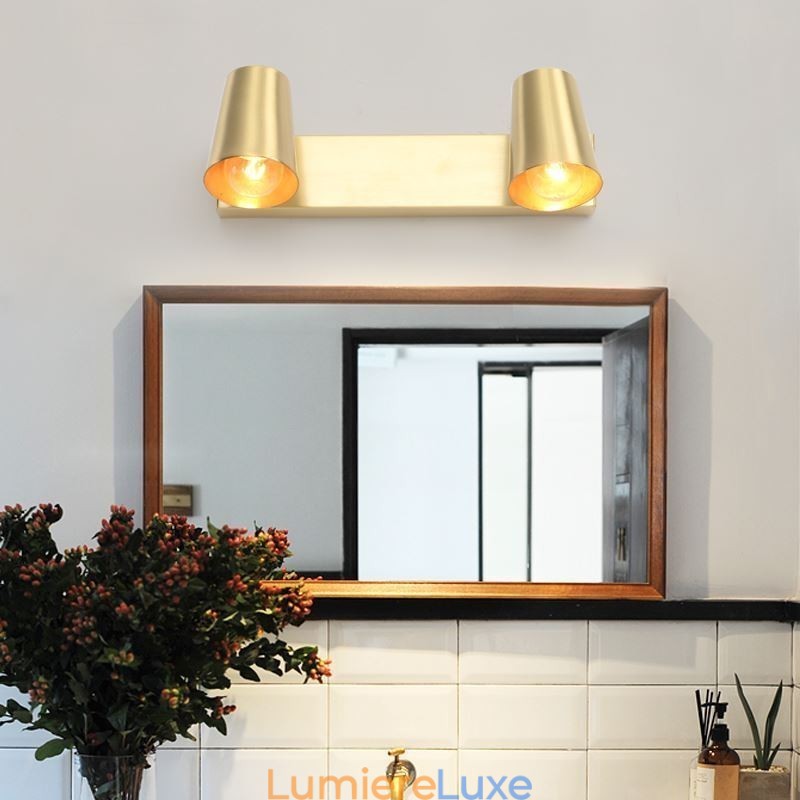 Applique murale nordique en laiton avec éclairage frontal miroir