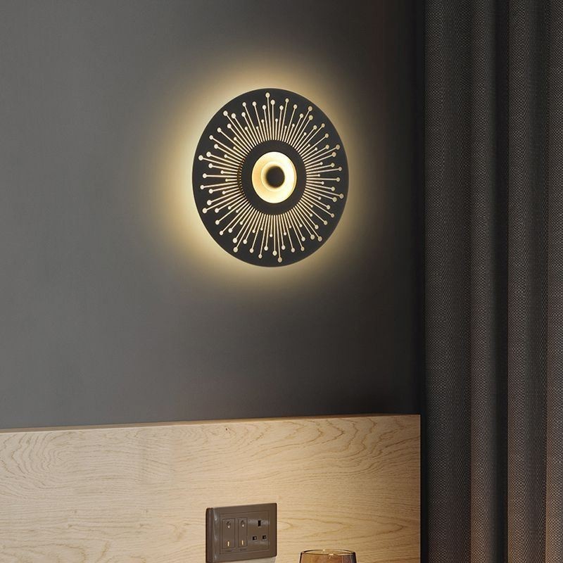 Applique murale ronde creuse en cuivre de style nordique