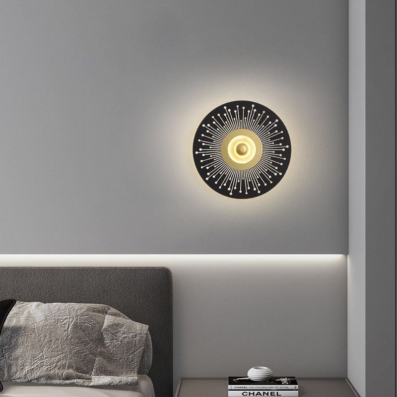 Applique murale ronde creuse en cuivre de style nordique