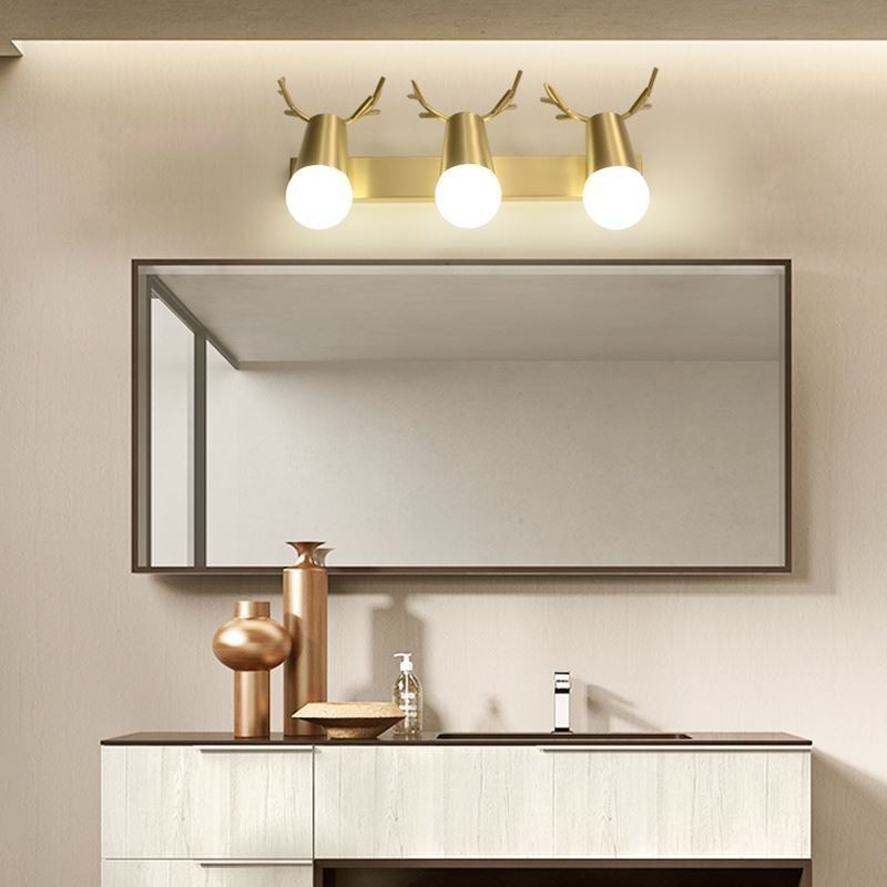 Applique murale nordique en laiton avec éclairage frontal pour miroir