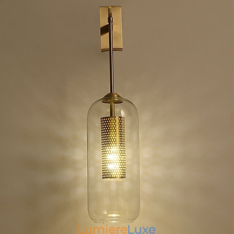 Applique murale nordique en laiton avec abat-jour cylindrique en verre creux