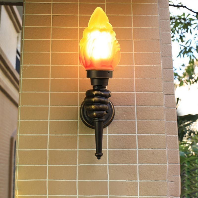 Applique murale d'extérieur rétro européenne étanche en forme de torche