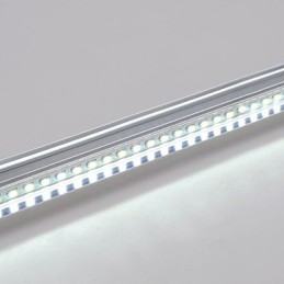 Plafonnier intégré avec panneau lumineux et bordure blanche