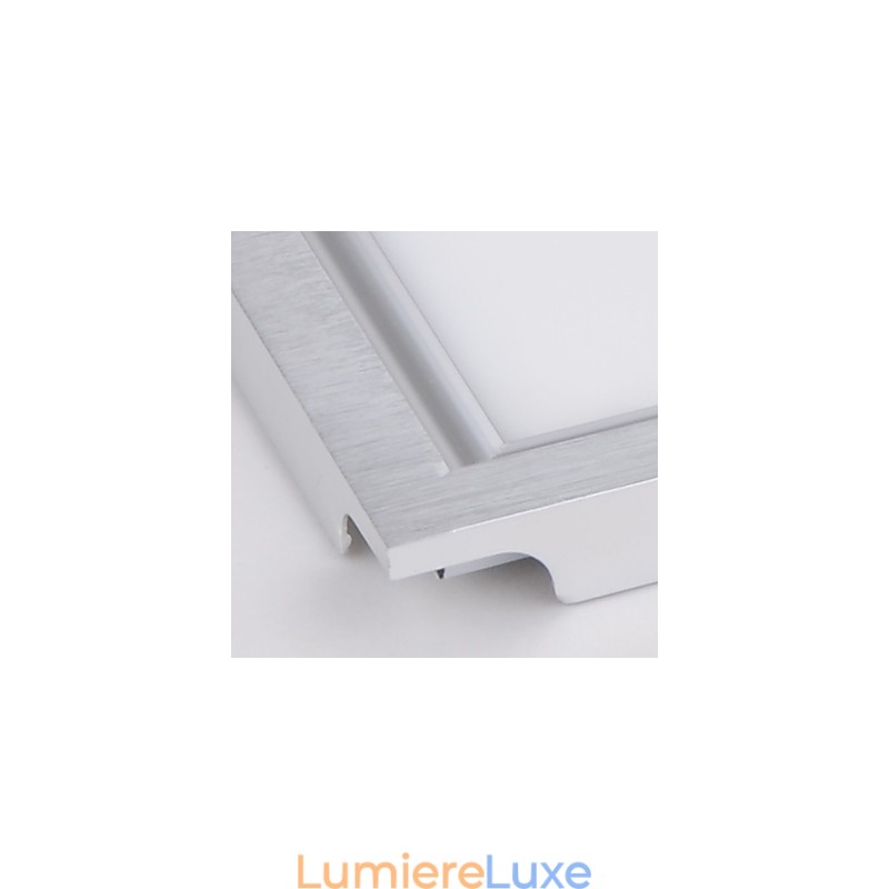 Plafonnier intégré avec panneau lumineux et bordure blanche