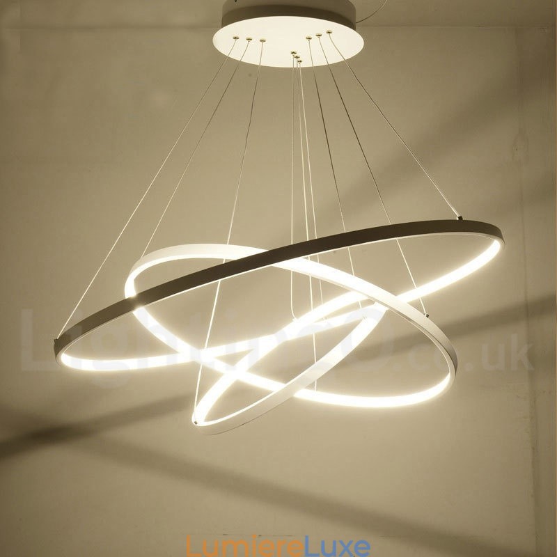 Suspension à intensité variable avec télécommande, design moderne, trois anneaux