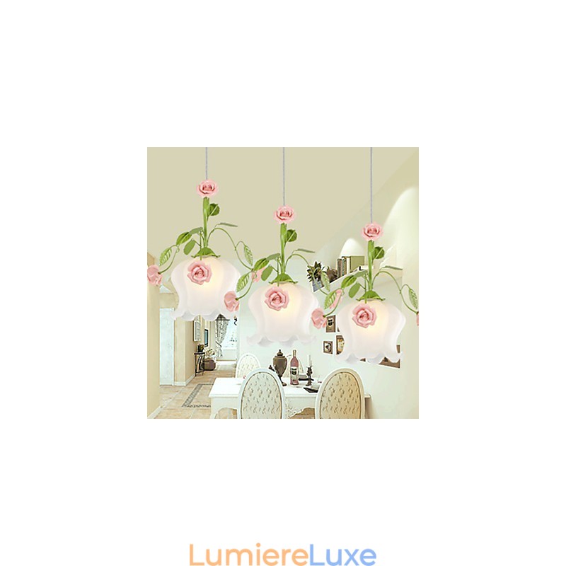 Les fleurs et plantes du jardin de la Saint-Valentin absorbent la lumière du dôme