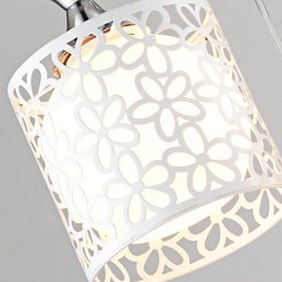 Lampe contemporaine et compacte en fer forgé à trois abat-jour en cristal créatifs