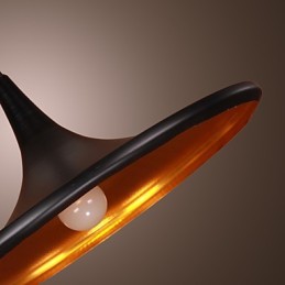 Suspension contemporaine en aluminium avec abat-jour noir